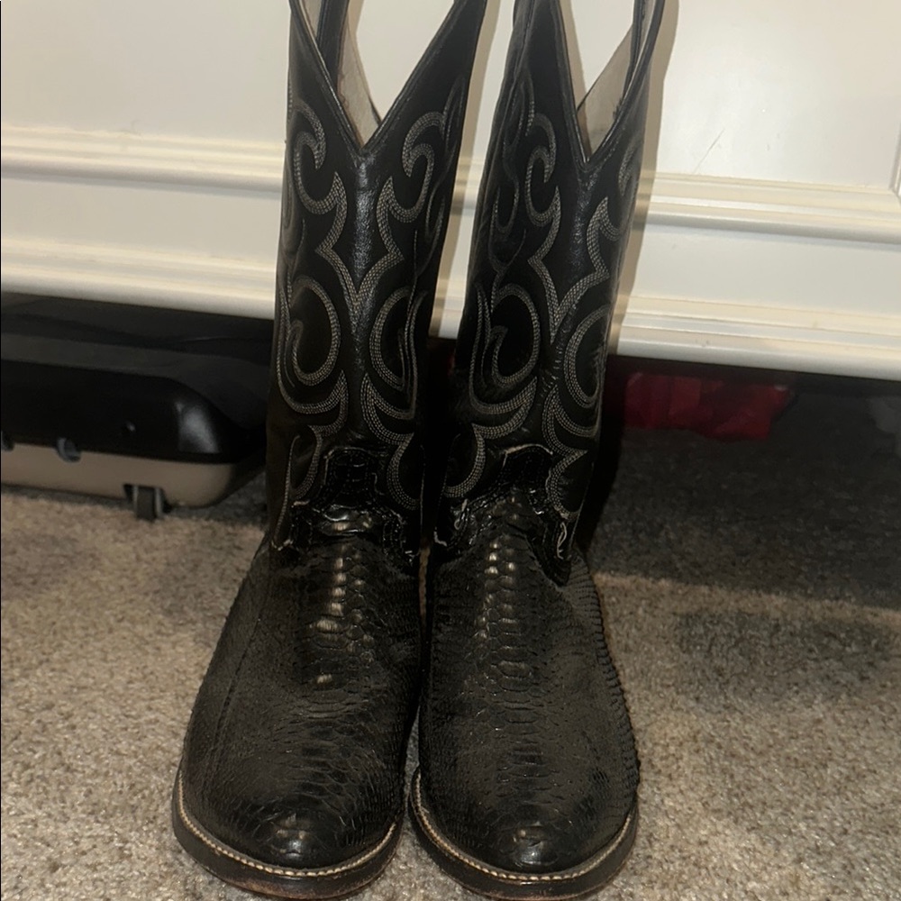Black Cowboy Boots